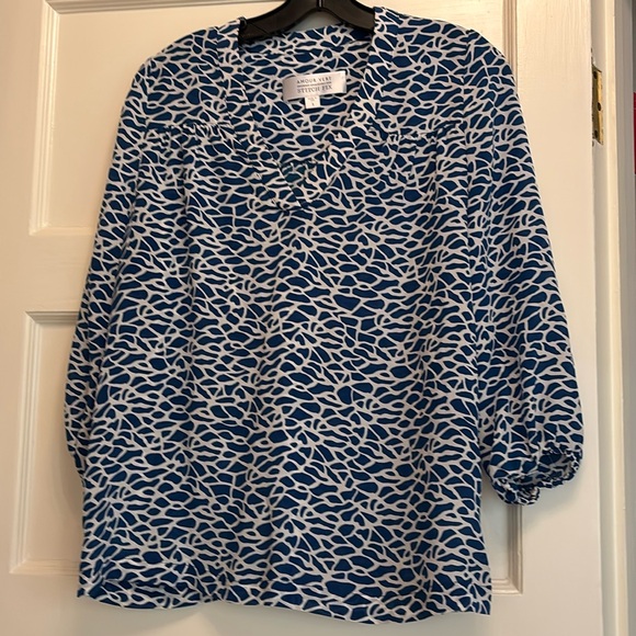 Amour Vert Silk Geometric Print Blue and White Blouse V neck - Picture 1 of 11